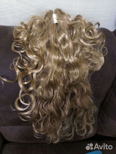 Волосы на заколках