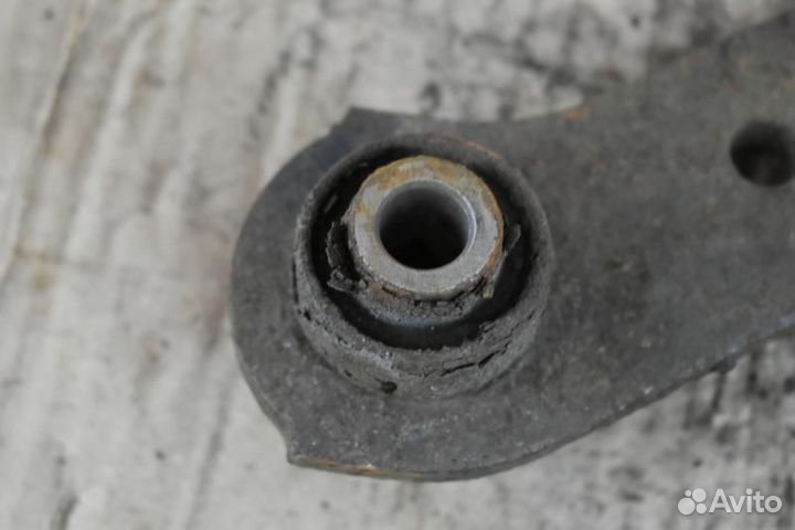 Рычаг подвески задний правый Dodge Caliber 1