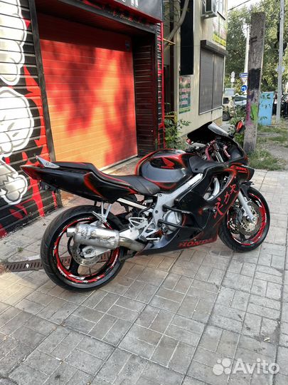 Honda CBR600 F4