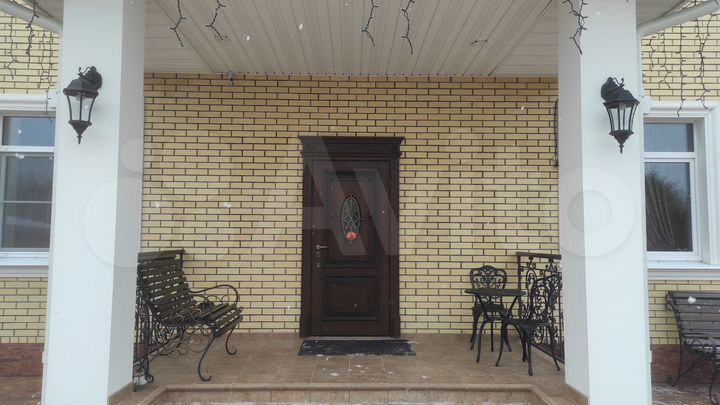 Дом 273 м² на участке 9,2 сот.