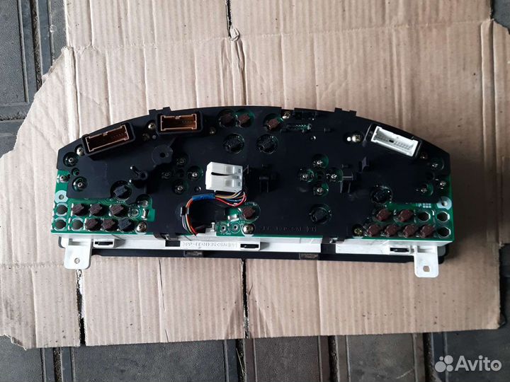 Щиток приборов Nissan Presage дизель