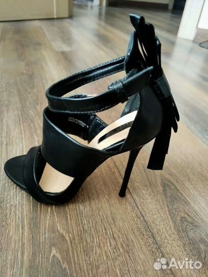 Новые босоножки 36 размер