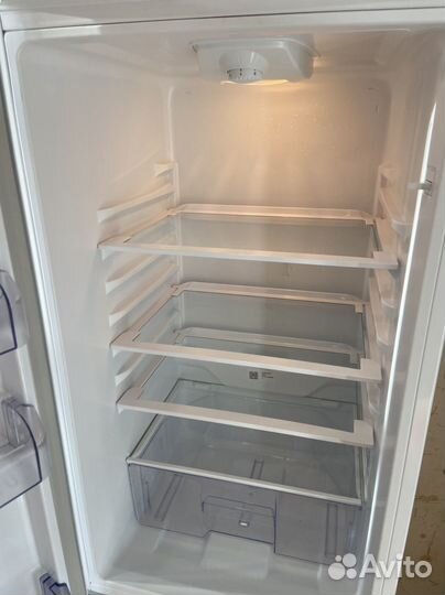 Холодильник двухкамерный