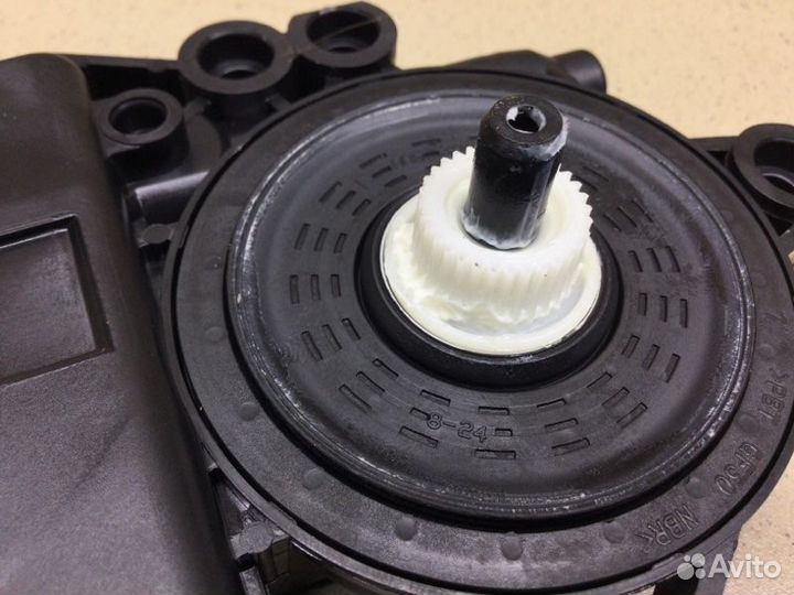 Моторчик стеклоподъемника передний левый Kia Ceed