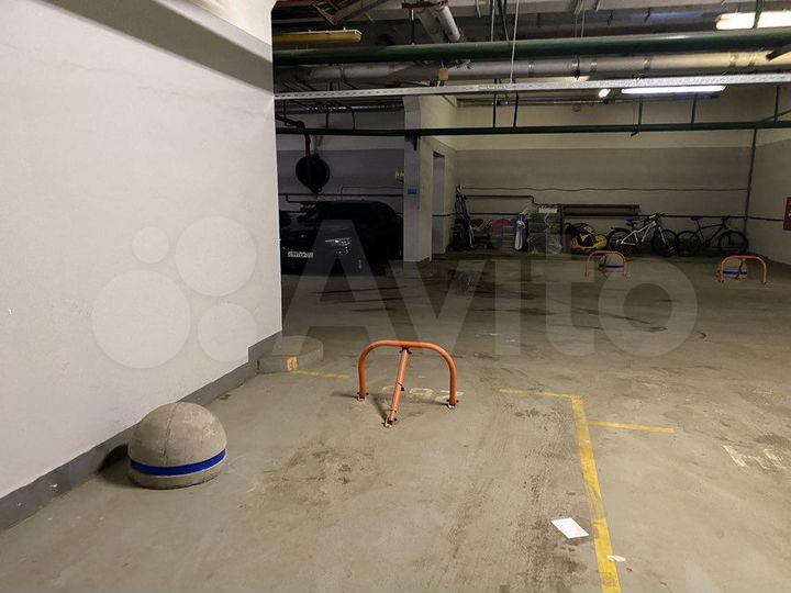 Машиноместо, 13 м²