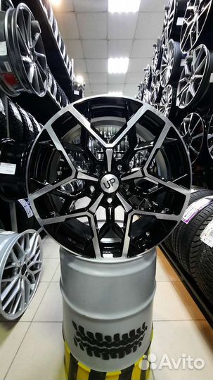 Литые Диски R17 7.5J 5*114.3 ET45 D67.1