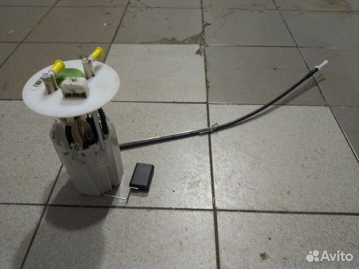 Насос топливный в сборе Geely Atlas б/у