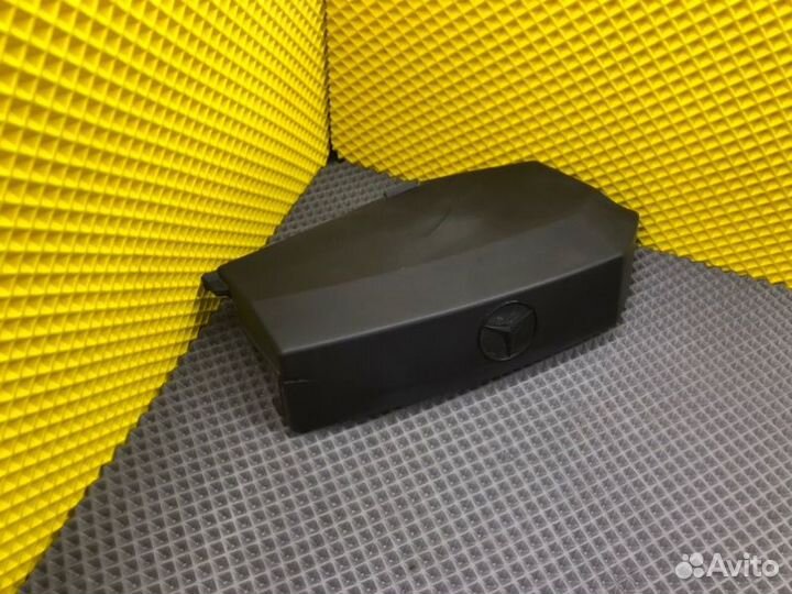 Накладка Mercedes-Benz W124 M111 2.0 1993