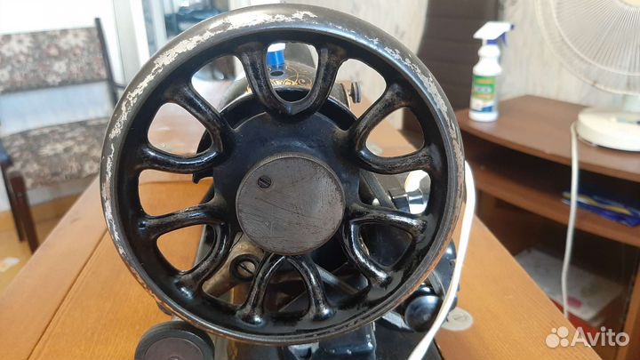 Швейная машина Singer