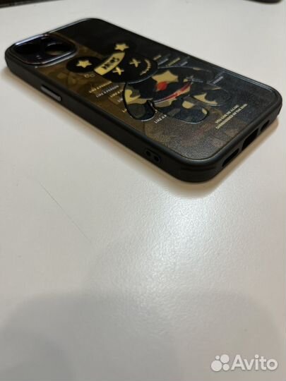 Чехол на iPhone 13