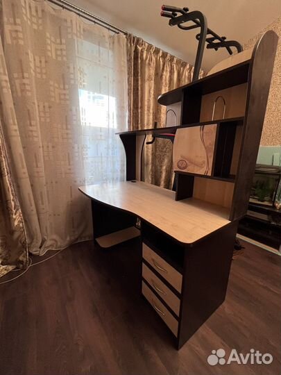 Стол компьютерный, рабочий, учебный