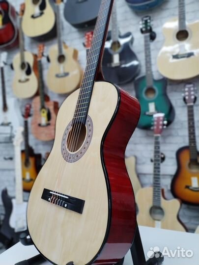 Классическая гитара 