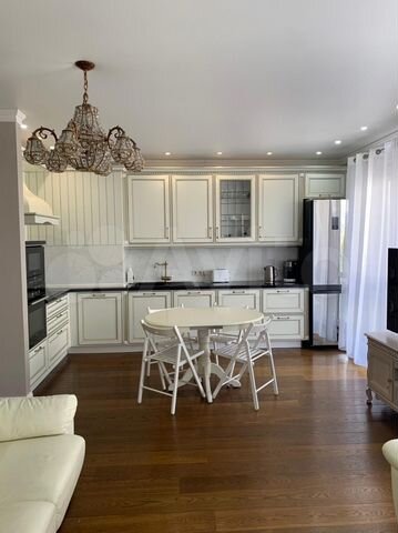 3-к. квартира, 114 м², 12/18 эт.