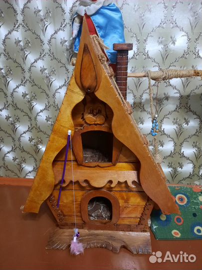 Домик для кошки с когтеточкой бу