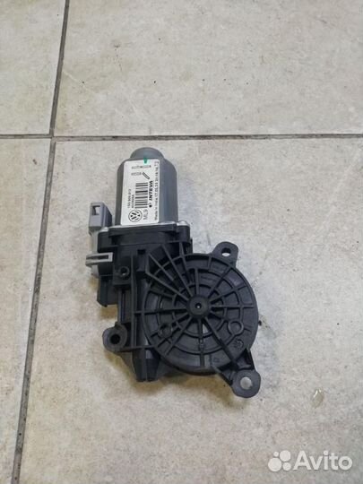 Моторчик стеклоподъемника Volkswagen Polo Sedan 6C