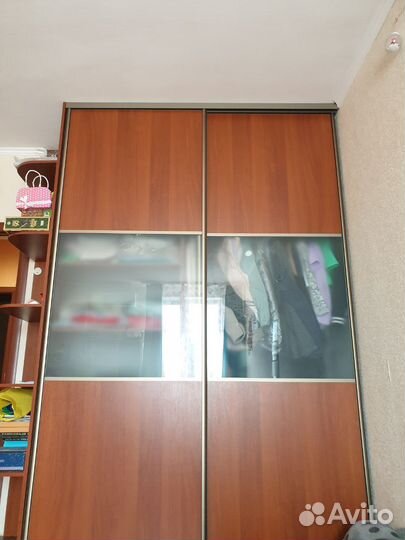 Двери купе для шкафа со стеклянными вставками
