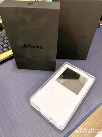 Analogue Pocket White + Case