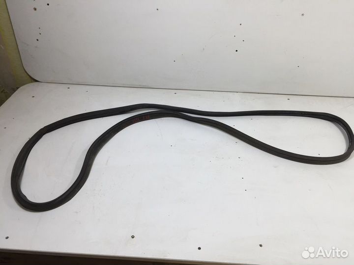 Уплотнитель крышки багажника