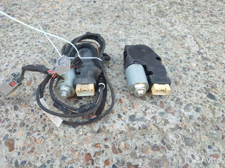 Мотор привода люка Jaguar xj x351