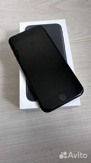 Продаю iPhone 7