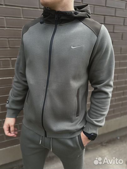 Спортивный костюм мужской Nike