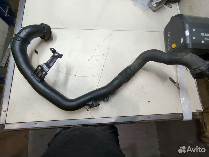 Патрубок воздушного фильтра Buick Envision, 2016