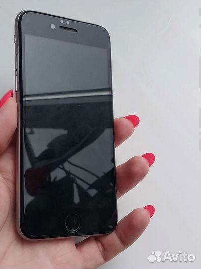 Телефон iPhone 6