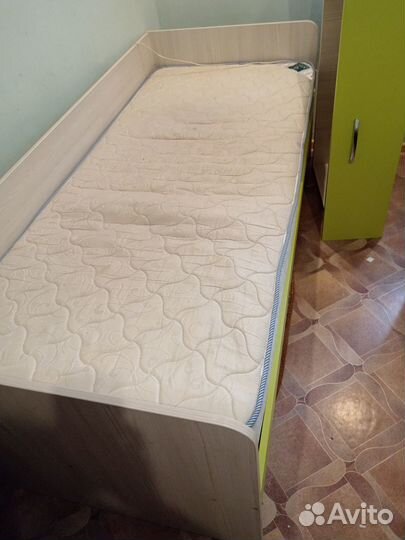 Продам кровать