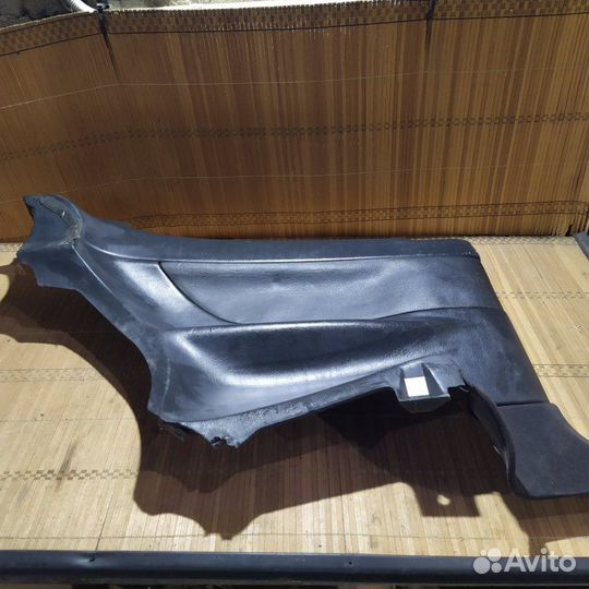 Обшивка салона задняя левая Mercedes-Benz