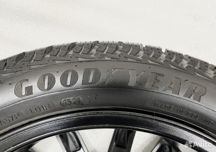 LADA Vesta Cross SW, GoodYear 205/50 R17