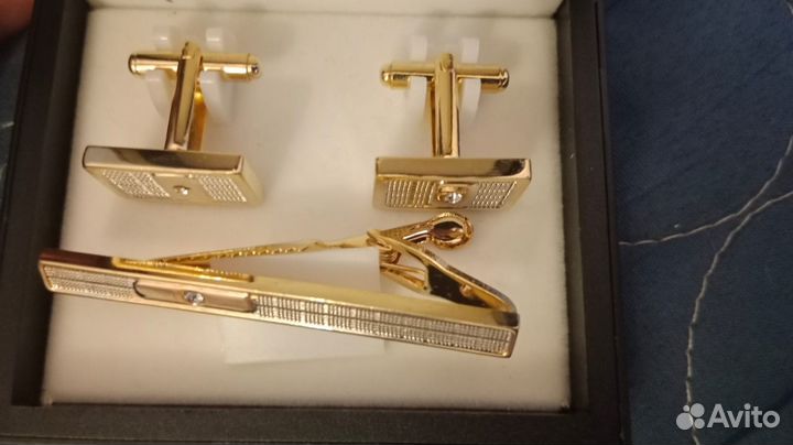 Запонки и зажим для галстука