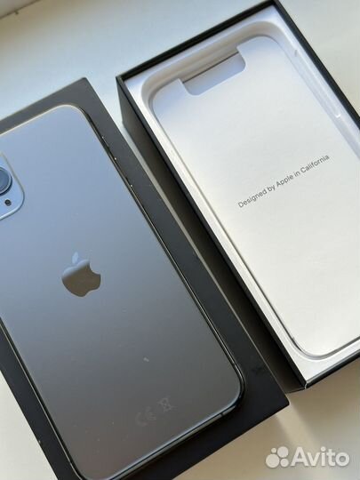 Телефон iPhone 11 про