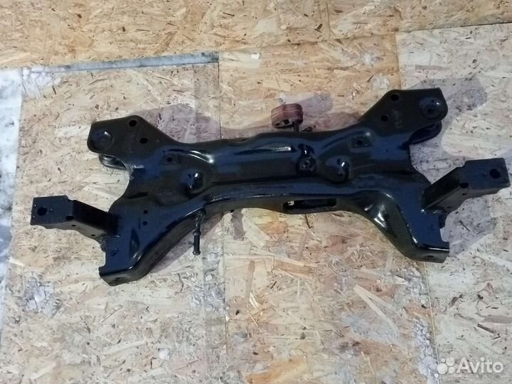 Подрамник передний Skoda Rapid