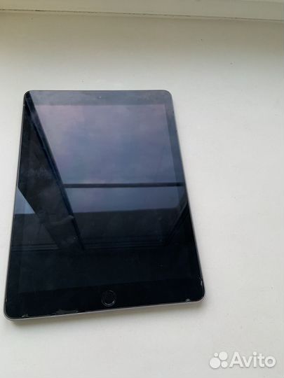 Айпад 6-го поколения А1803 на 32гб