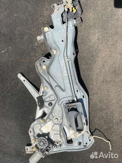 Стеклоподъемник Renault Laguna ZL