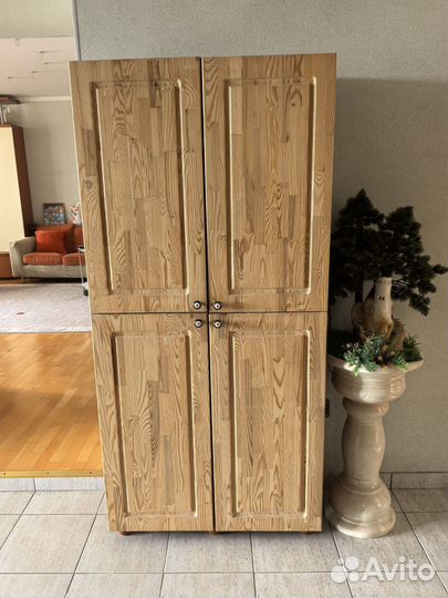 Книжный шкаф деревянный