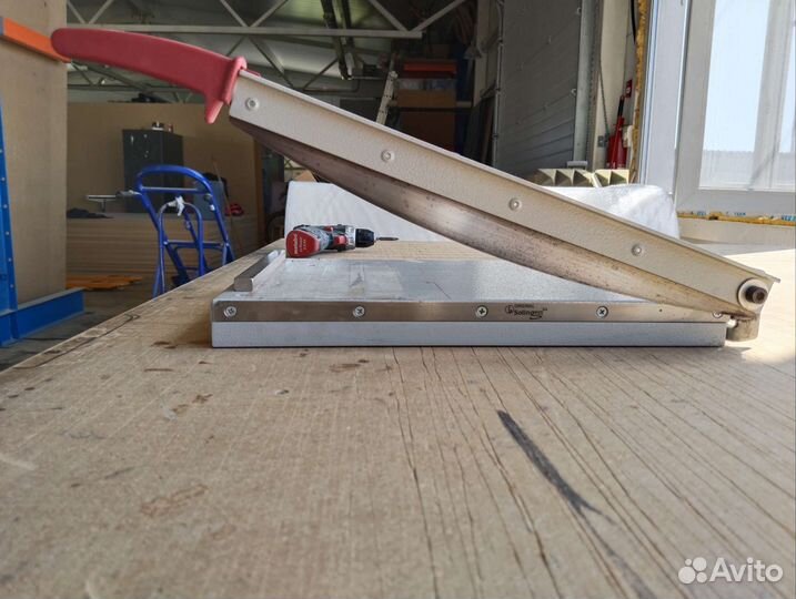 Резак для бумаги сабельный