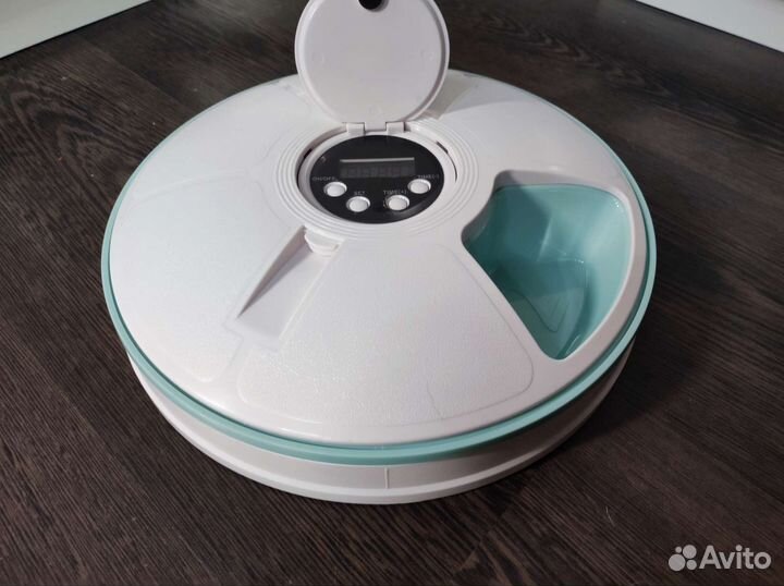 Автоматическая кормушка для кошек