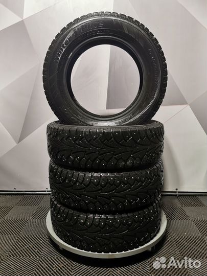 Hankook Winter I'Pike 215/65 R17 98T