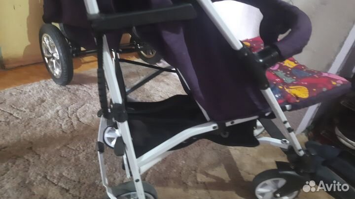 Прогулочная коляска