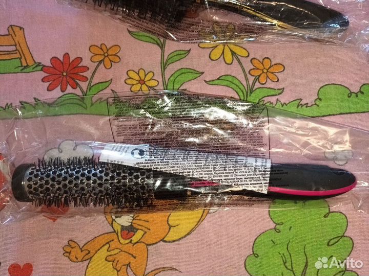 Расчёски щётки для укладки волос Avon, новые