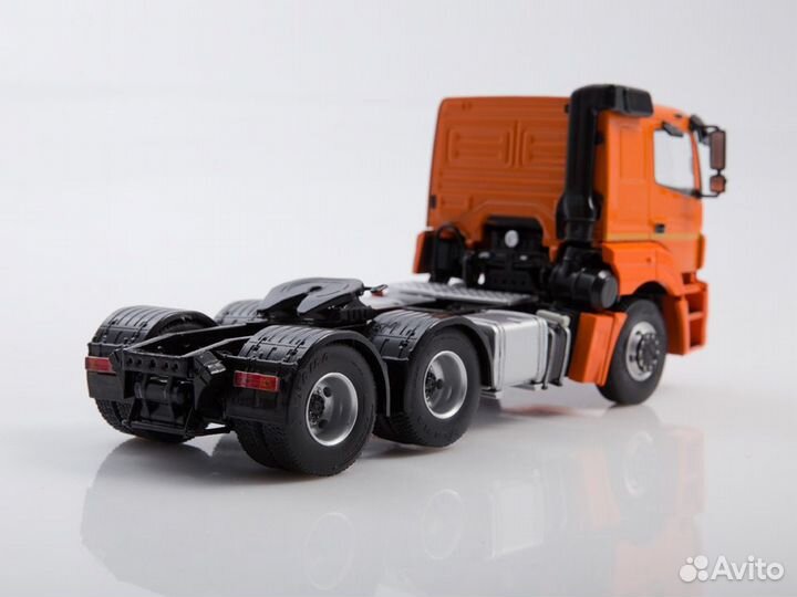 1:43 Масштабная модель камаз-65206 седельный тягач