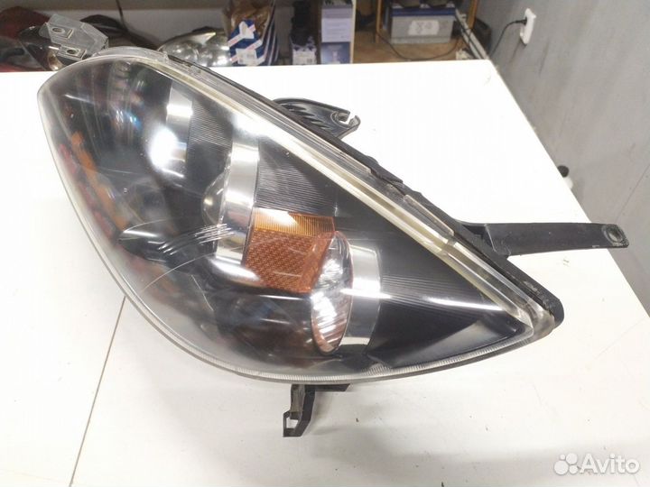 Фара передняя левая Mazda 3 BK хэтчбек