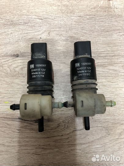 Моторчик стеклоомывателя Opel Astra j