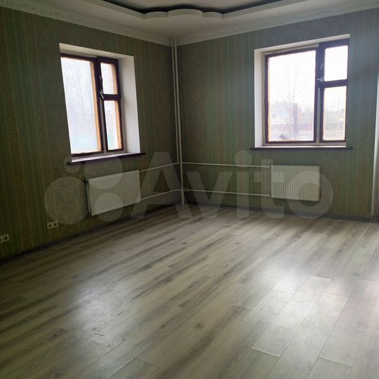 Коттедж 285 м² на участке 20 сот.