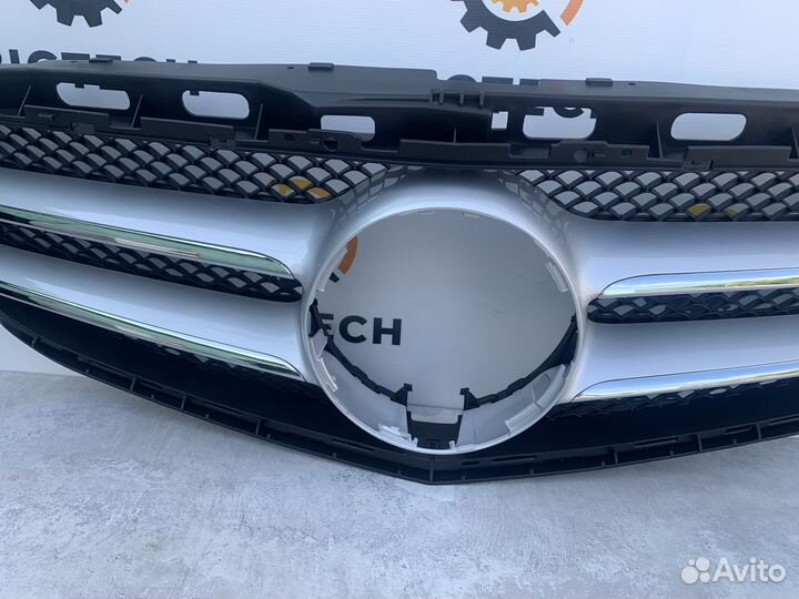 Решетка радиатора Mercedes A2128851022