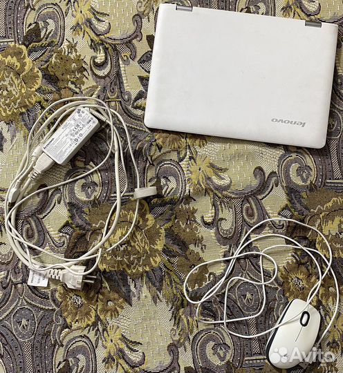 Ноутбук Lenovo Yoga 300-11IBR белый