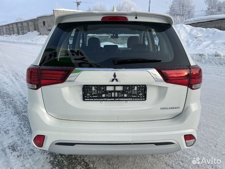 Mitsubishi Outlander 2.0 CVT, 2022, 29 км