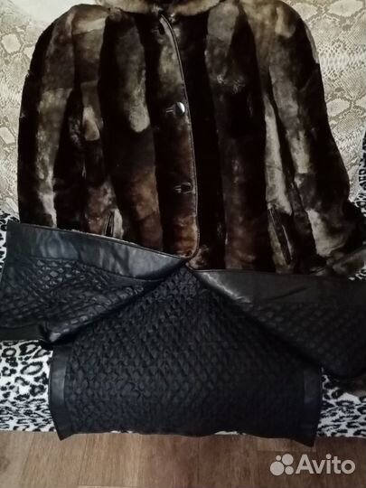 Шуба мутоновая с капюшоном