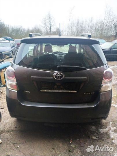 Toyota verso кузов по частям